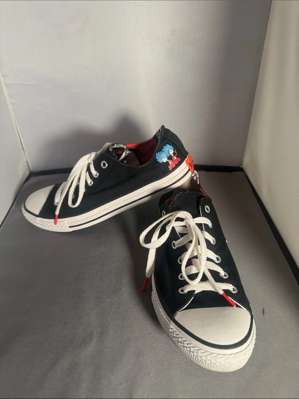 Converse Kids size 5 Black Canvas Low-Top Sneakers with Dr. Seuss Accent‎